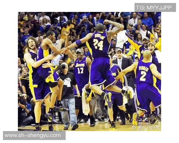 科比带领湖人队对阵掘金的经典对决回顾与精彩瞬间分析