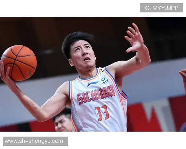 韩硕：从篮球场的拼搏到人生的精彩转折，探索他的成长与成就之路