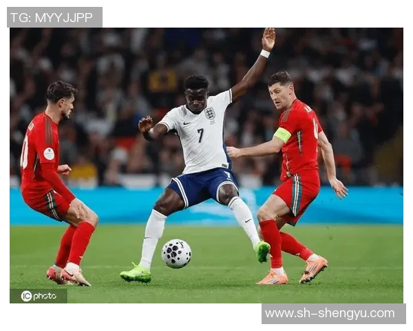 英格兰足球队迎战多伦多队精彩对决期待激烈碰撞与精彩瞬间