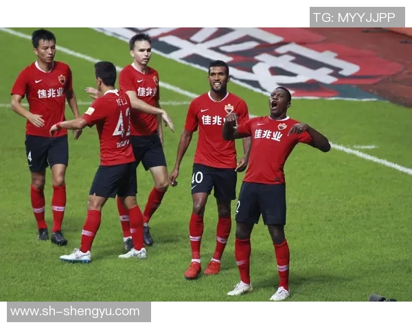 鲁能泰山迎战深圳佳兆全力争胜展现球队实力与斗志 鲁能泰山迎战深圳佳兆全力争胜展现球队实力与斗志